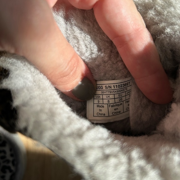 UGG Leopard Print Bailey Bow Boots Girls 9 - Picture 6 of 7